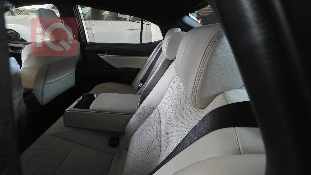 تۆیۆتا کامری